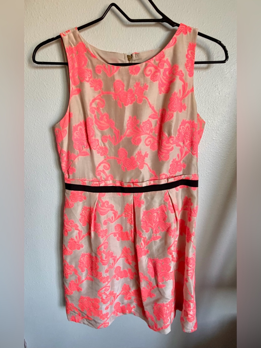 Loft Sleeveless Floral Brocade Dress Size 4P